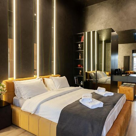 לבוב Aristo Jacuzzi Hotel מראה חיצוני תמונה