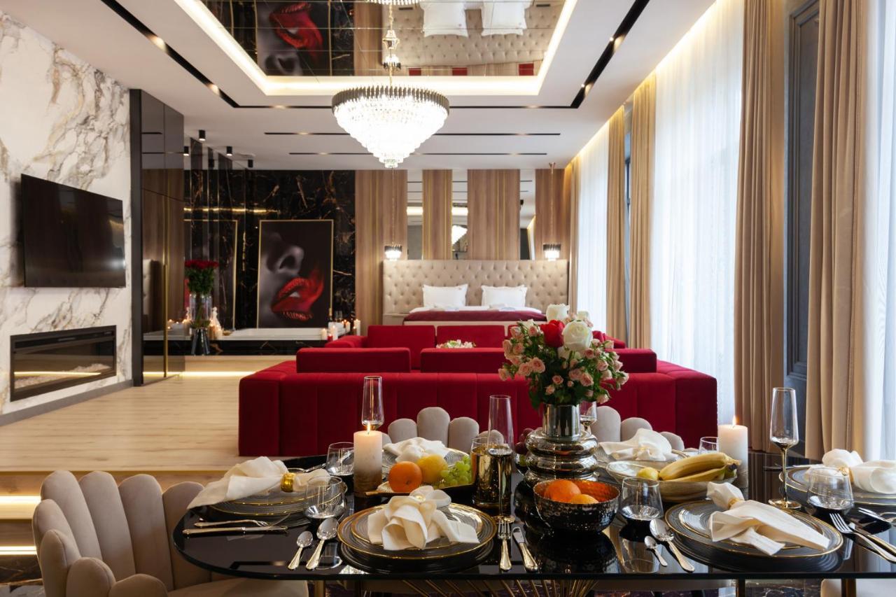 לבוב Aristo Jacuzzi Hotel מראה חיצוני תמונה