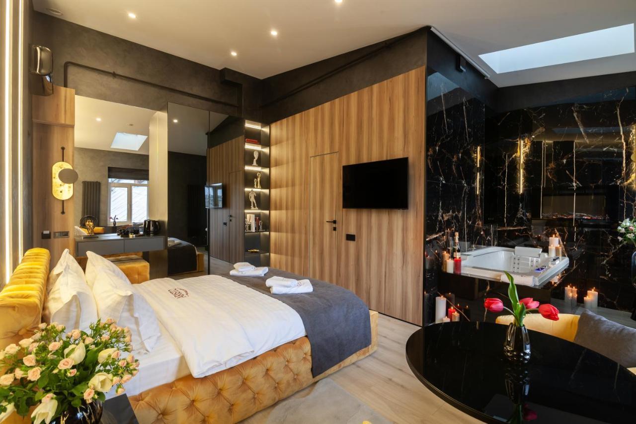 לבוב Aristo Jacuzzi Hotel מראה חיצוני תמונה