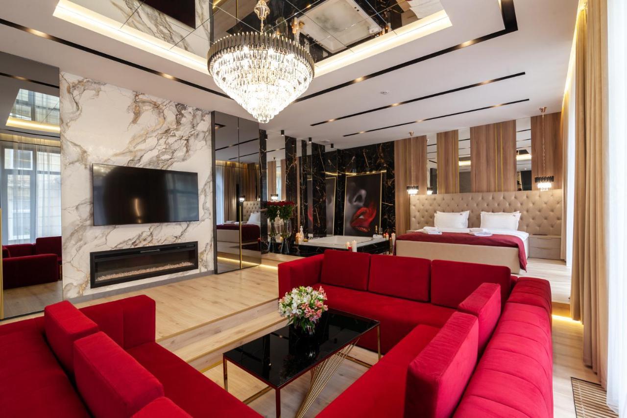 לבוב Aristo Jacuzzi Hotel מראה חיצוני תמונה