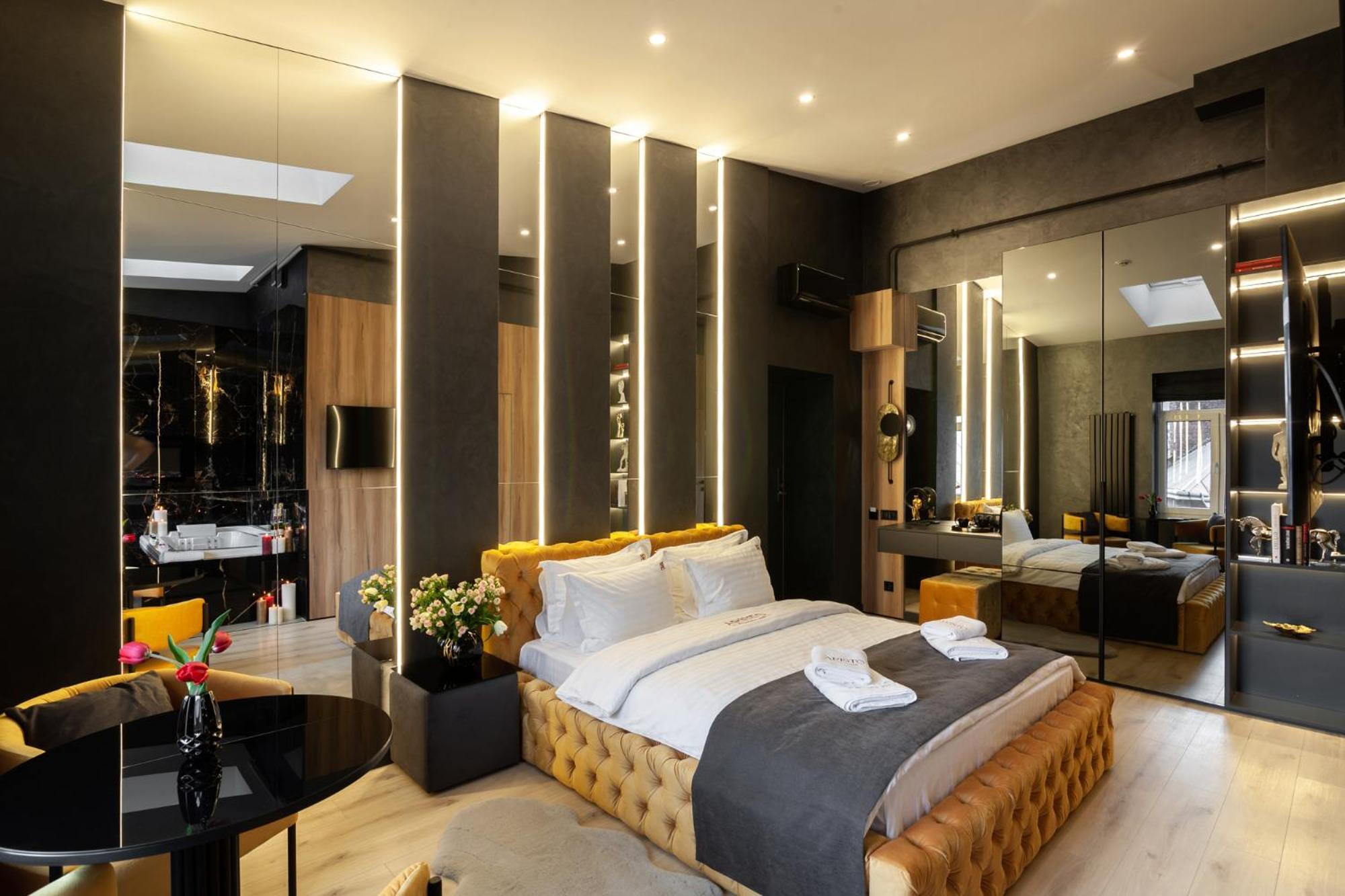 לבוב Aristo Jacuzzi Hotel מראה חיצוני תמונה